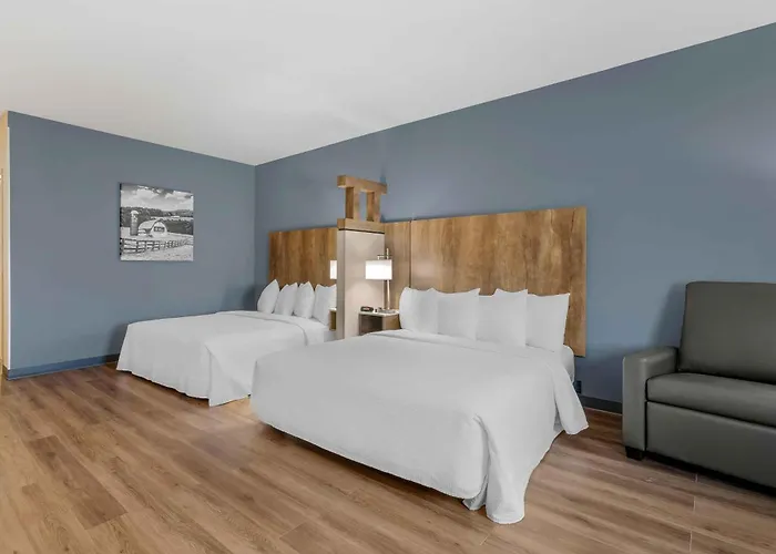 Extended America Premier Phoenix Airport Hotel 3*